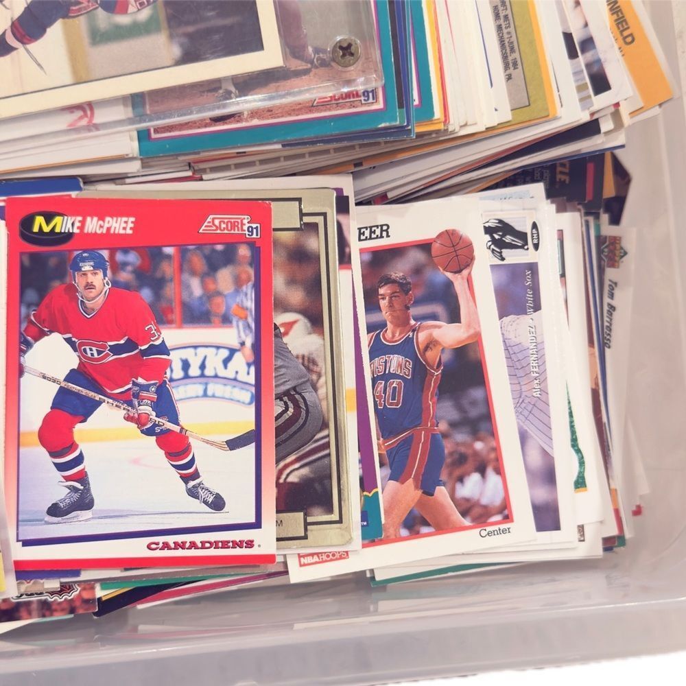 Vintage Retro Bundle Lot of 200 Trading Cards Collectible Sports Cards. - Picture 6 of 9